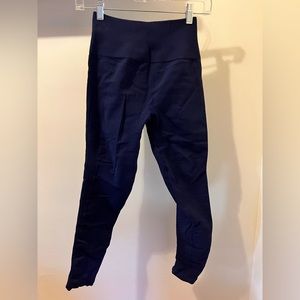 Lululemon navy blue leggings size 6